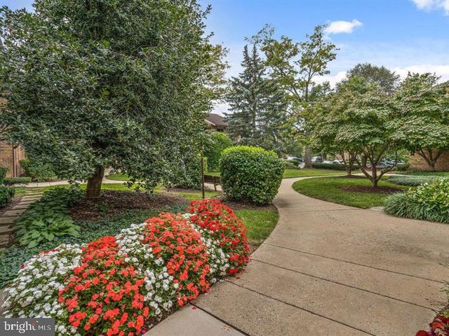 18701 WALKERS CHOICE RD #5, Gaithersburg, MD 20886