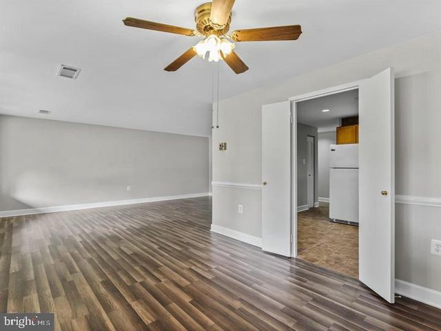 18701 WALKERS CHOICE RD #5, Gaithersburg, MD 20886