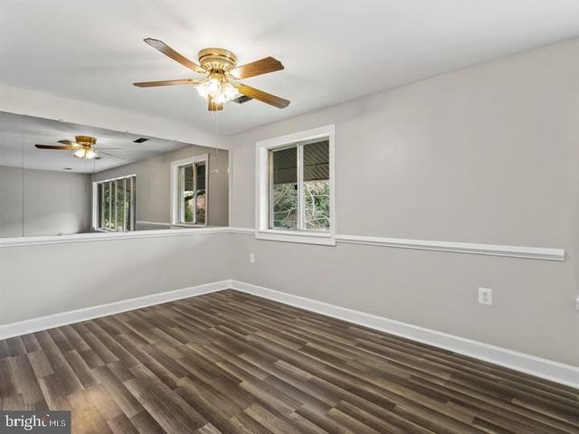 18701 WALKERS CHOICE RD #5, Gaithersburg, MD 20886