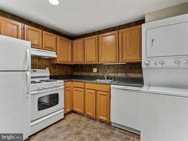 18701 WALKERS CHOICE RD #5, Gaithersburg, MD 20886