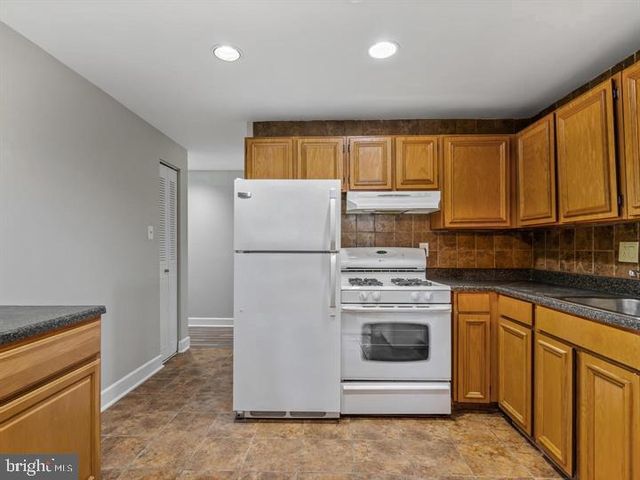 18701 WALKERS CHOICE RD #5, Gaithersburg, MD 20886