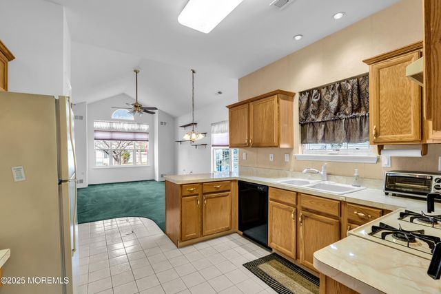 3 Baldwin Drive, Manchester, NJ 08759