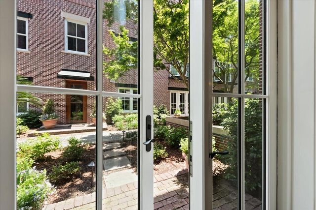 32 Prioleau Street A, Charleston, SC 29401