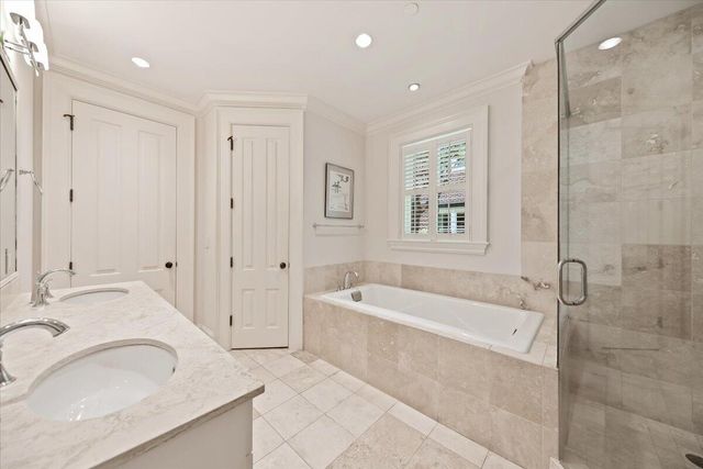 32 Prioleau Street A, Charleston, SC 29401