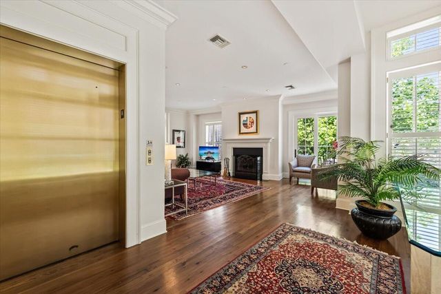 32 Prioleau Street A, Charleston, SC 29401