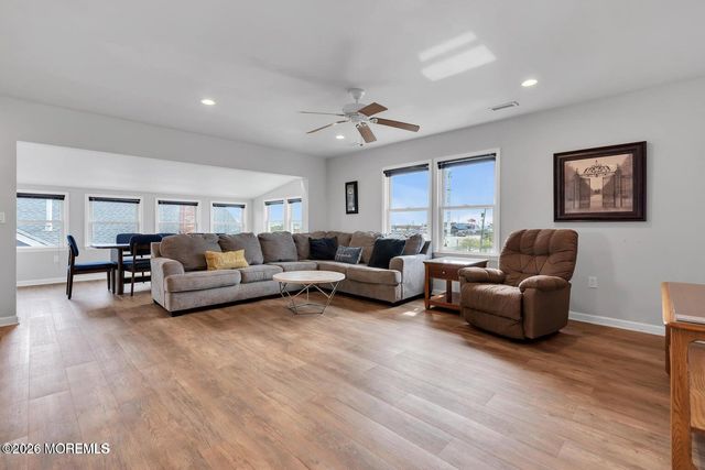 27 Arnold Avenue, Point Pleasant Beach, NJ 08742