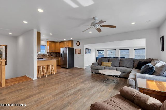 27 Arnold Avenue, Point Pleasant Beach, NJ 08742