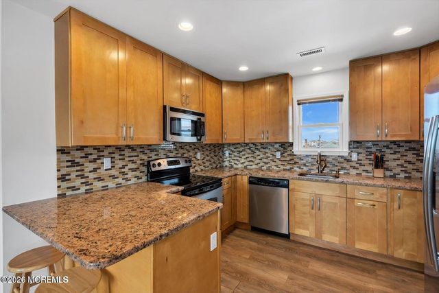 27 Arnold Avenue, Point Pleasant Beach, NJ 08742