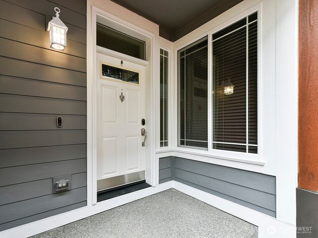 4649 Helena Avenue SE, Lacey, WA 98503