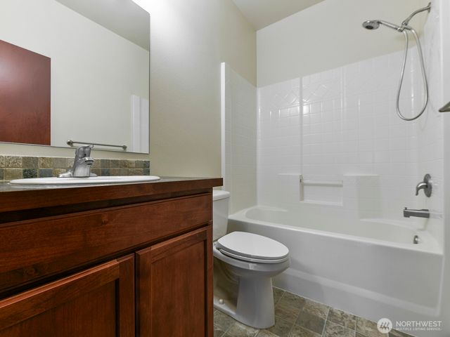 4649 Helena Avenue SE, Lacey, WA 98503