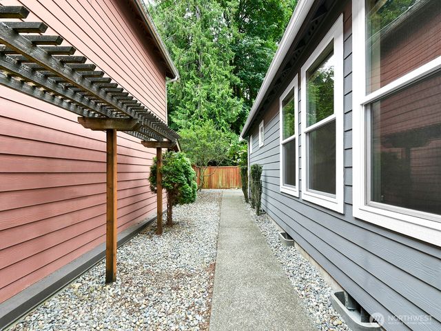 4649 Helena Avenue SE, Lacey, WA 98503