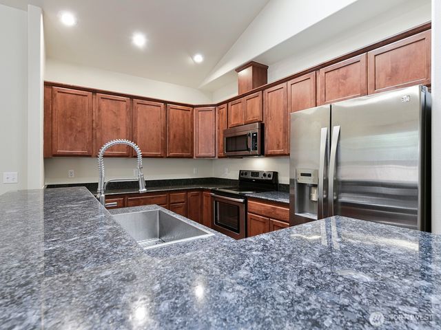 4649 Helena Avenue SE, Lacey, WA 98503