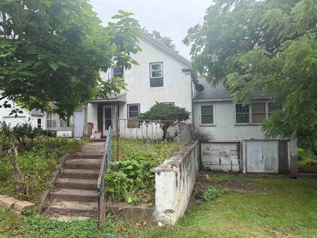 402 W Main St, Steamboat Rock, IA 50672