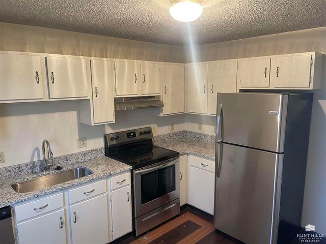 804 DONDEE Drive 804 DONDEE, Manhattan, KS 66503