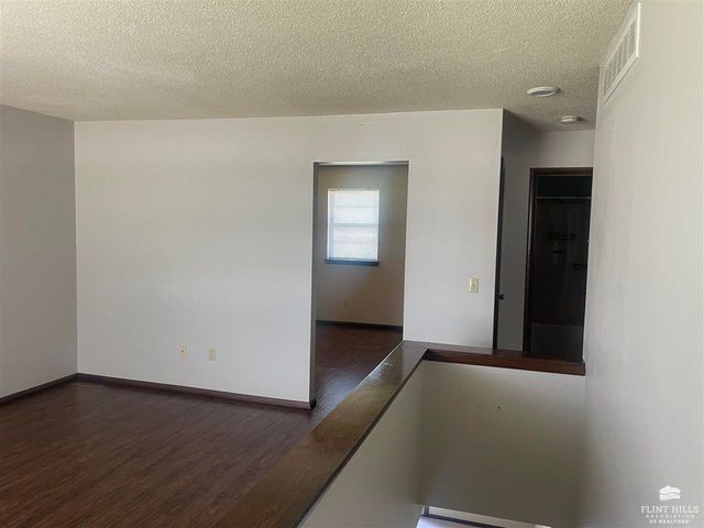 804 DONDEE Drive 804 DONDEE, Manhattan, KS 66503