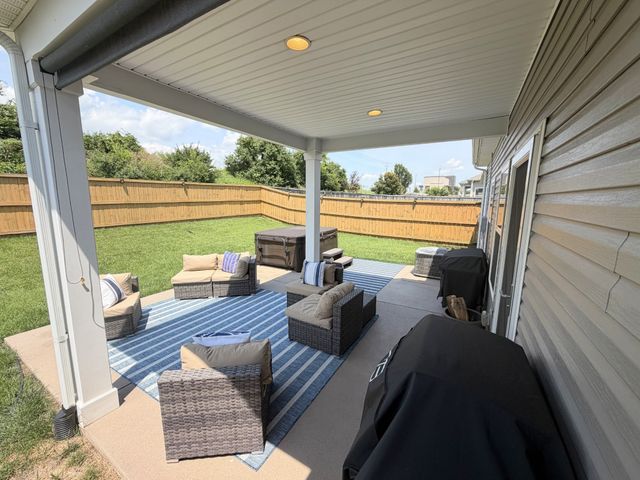 1036 Westgate Dr, Gallatin, TN 37066