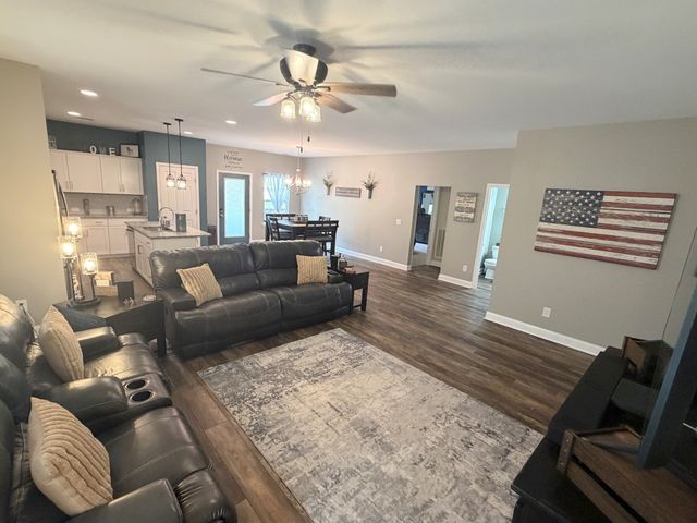 1036 Westgate Dr, Gallatin, TN 37066