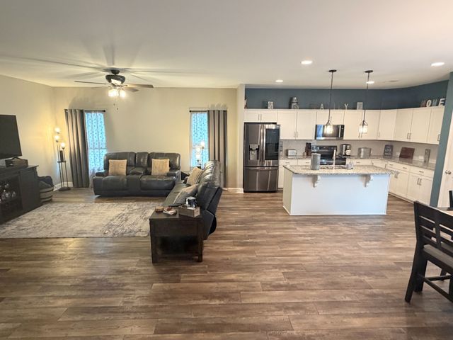 1036 Westgate Dr, Gallatin, TN 37066