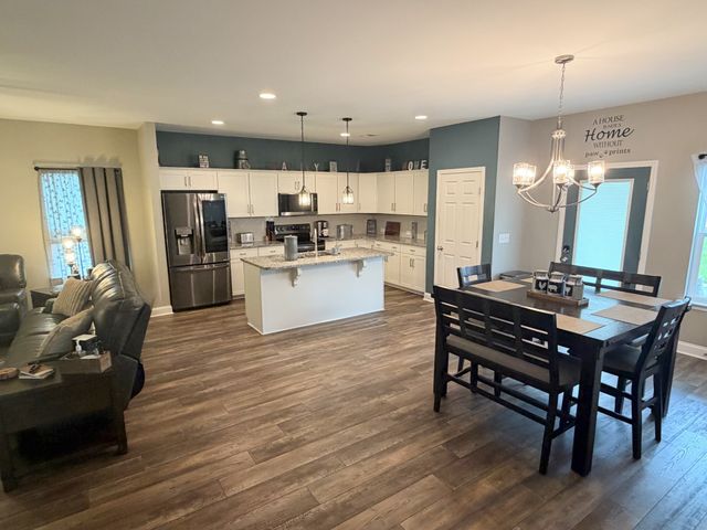 1036 Westgate Dr, Gallatin, TN 37066