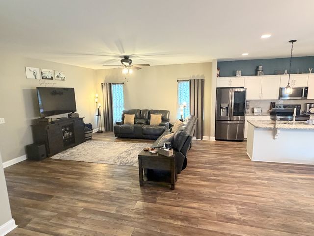 1036 Westgate Dr, Gallatin, TN 37066