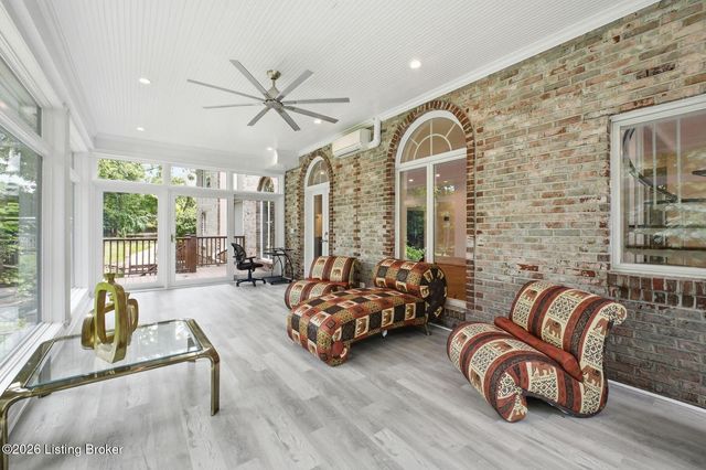 4303 Twin Elms Ct, Louisville, KY 40241