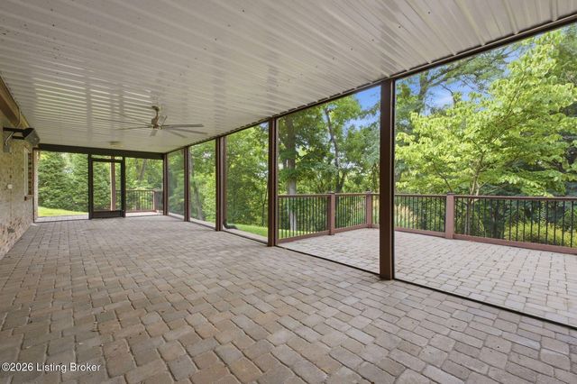 4303 Twin Elms Ct, Louisville, KY 40241