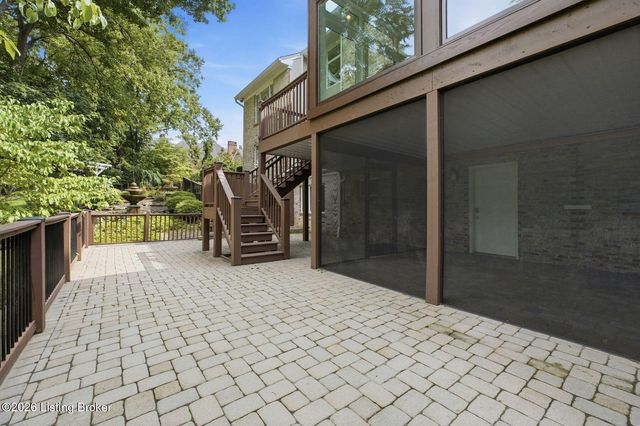 4303 Twin Elms Ct, Louisville, KY 40241