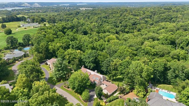 4303 Twin Elms Ct, Louisville, KY 40241