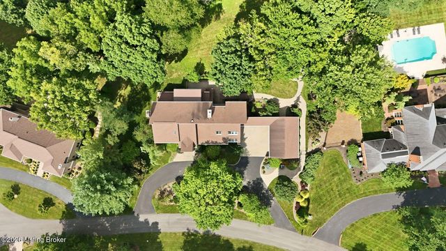 4303 Twin Elms Ct, Louisville, KY 40241