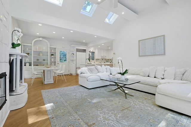 17 Elm Road, Scarsdale, NY 10583