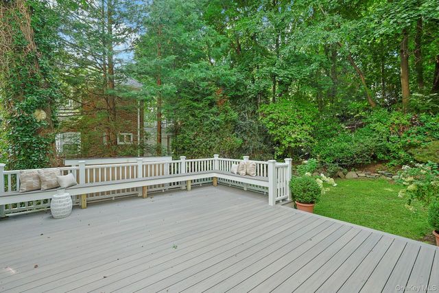 17 Elm Road, Scarsdale, NY 10583