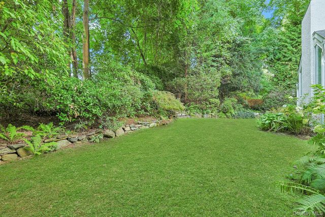 17 Elm Road, Scarsdale, NY 10583