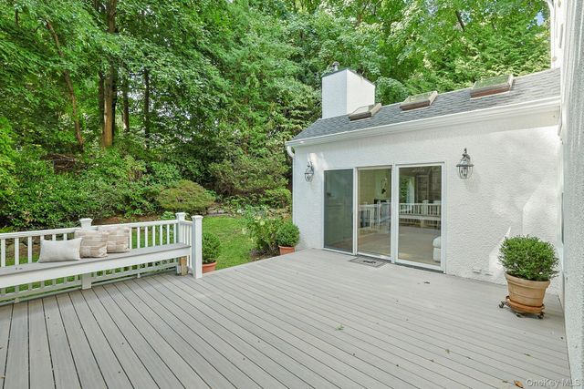 17 Elm Road, Scarsdale, NY 10583
