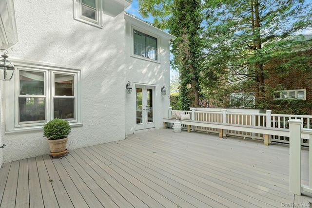 17 Elm Road, Scarsdale, NY 10583