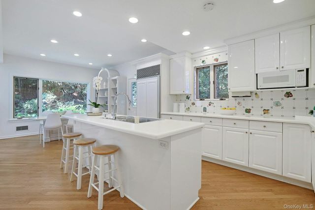 17 Elm Road, Scarsdale, NY 10583