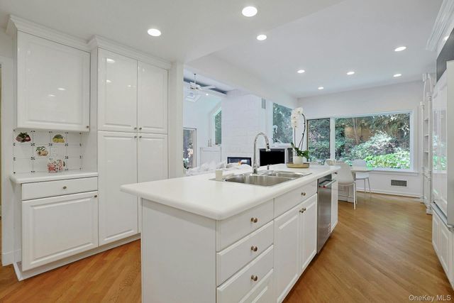 17 Elm Road, Scarsdale, NY 10583