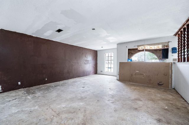 1431 County Road 934, Sweeny, TX 77480