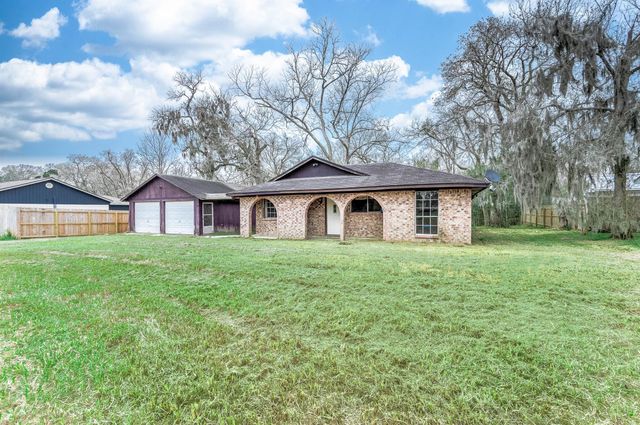 1431 County Road 934, Sweeny, TX 77480