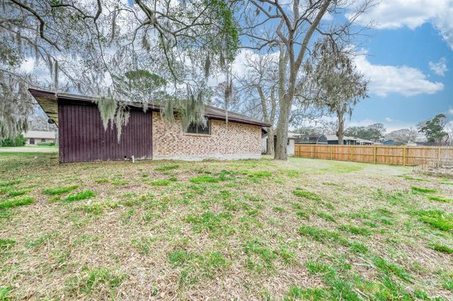 1431 County Road 934, Sweeny, TX 77480