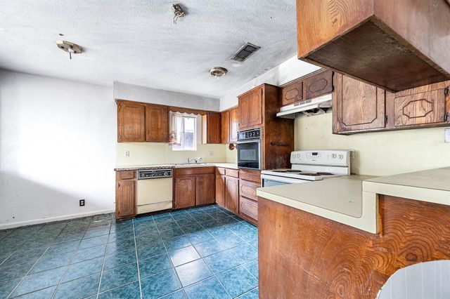 1431 County Road 934, Sweeny, TX 77480