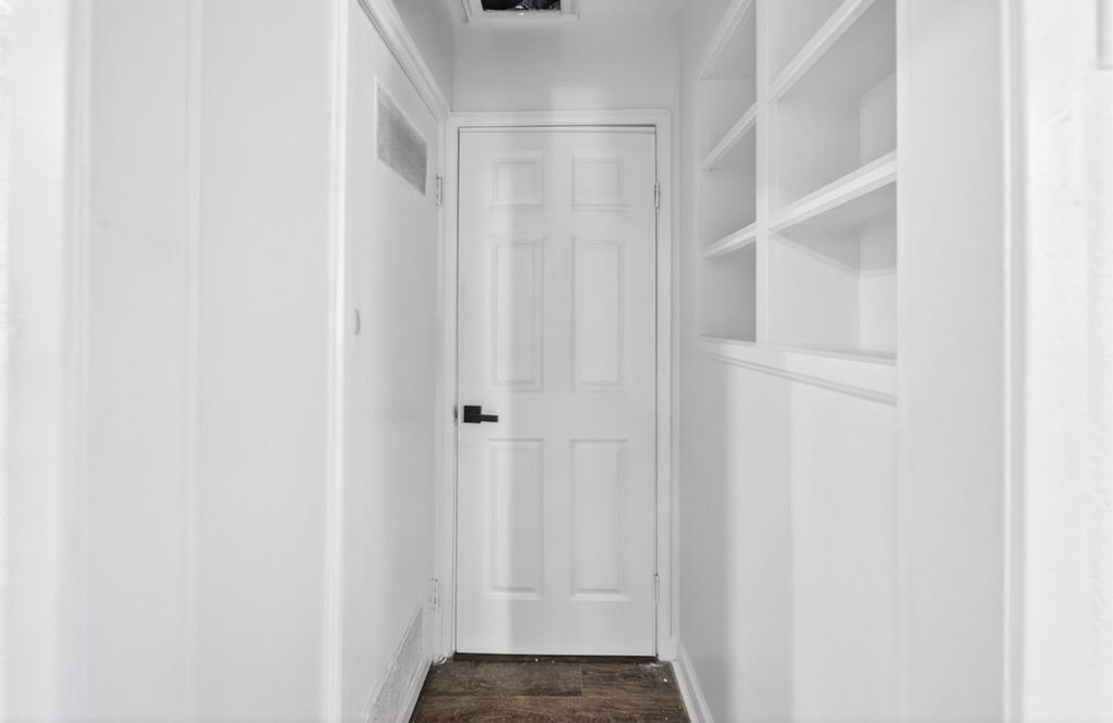 Image 23 of property listing at 622 S 11th Street, Fresno, CA 93702