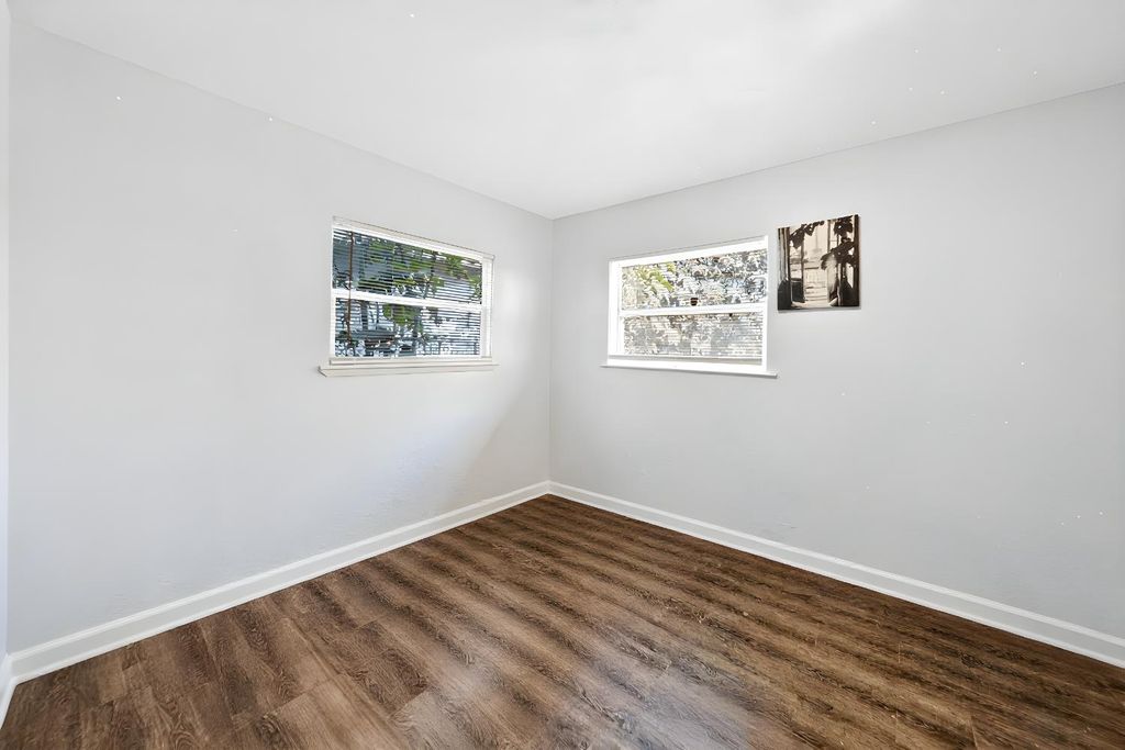 Image 30 of property listing at 622 S 11th Street, Fresno, CA 93702