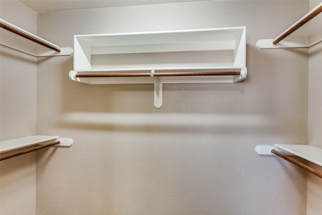 941 La Sierra Drive, Crowley, TX 76036