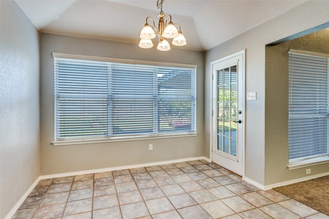 941 La Sierra Drive, Crowley, TX 76036