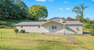 138 N Douglas Ave, Rockwood, TN 37854