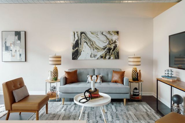 50 E 16th Street 402, Chicago, IL 60616