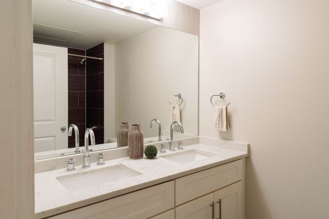 50 E 16th Street 402, Chicago, IL 60616