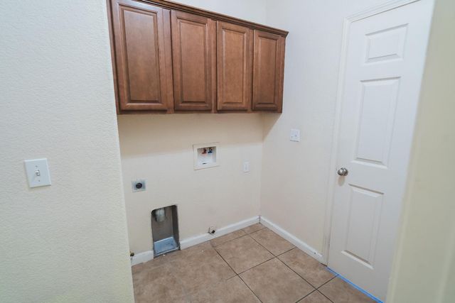 4315 Strathmore Pl, Merced, CA 95348