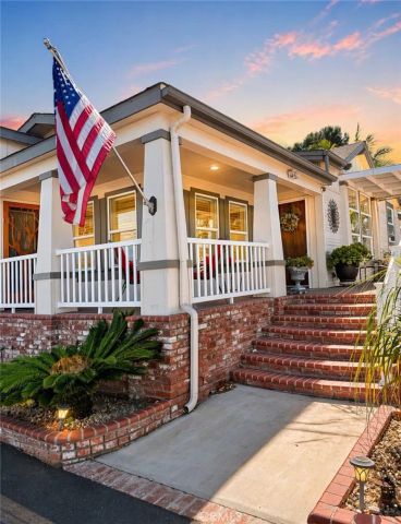 16401 Napili Lane, Huntington Beach, CA 92649