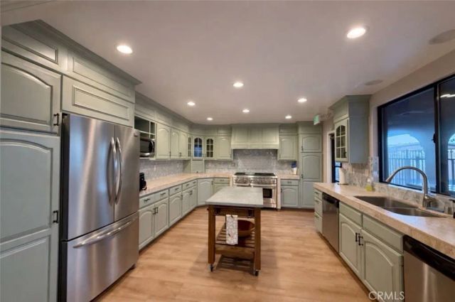 16401 Napili Lane, Huntington Beach, CA 92649